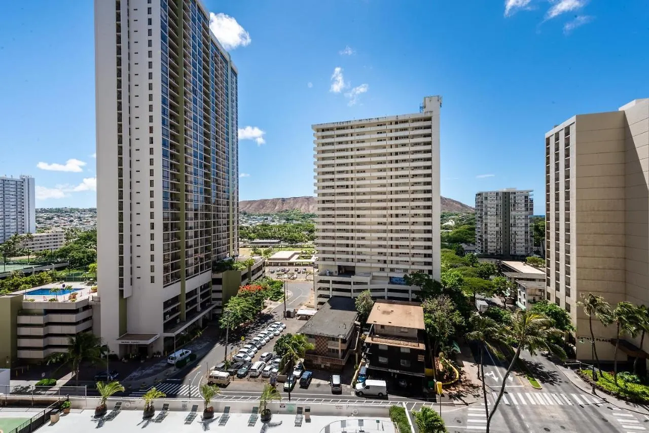 Spacious 14Th Floor Corner Suite, Partial Diamond Head And Ocean Views, Free Parking! Honolulu Apartment