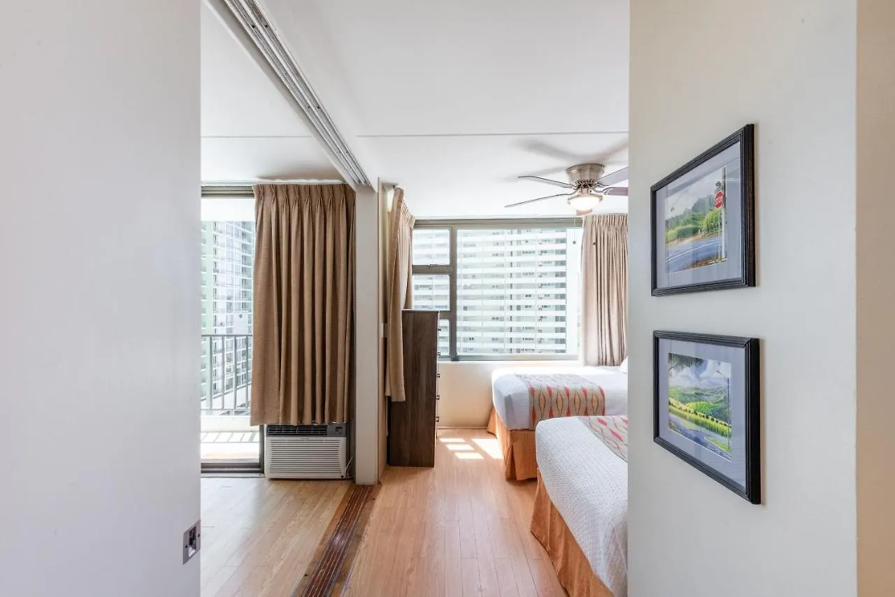 Spacious 14Th Floor Corner Suite, Partial Diamond Head And Ocean Views, Free Parking! Honolulu