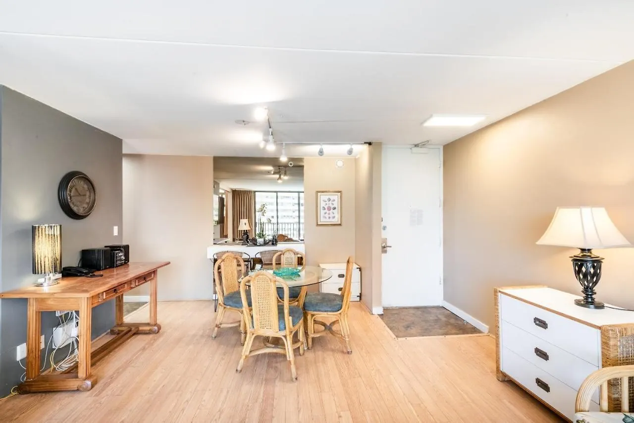 Spacious 14Th Floor Corner Suite, Partial Diamond Head And Ocean Views, Free Parking! Honolulu 0*,